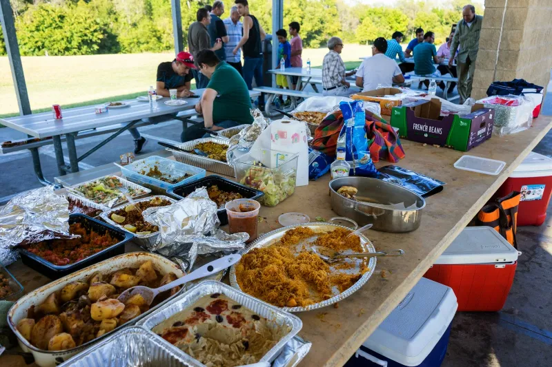 كيف تتجنب الإفراط في تناول الطعام خلال العيد؟ إليك هذه النصائح