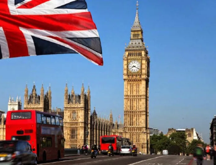 لماذا ألزمت بريطانيا الشركات الكبرى بكشف الفرق بين مرتبات رؤسائها التنفيذيين والموظفين العاديين؟