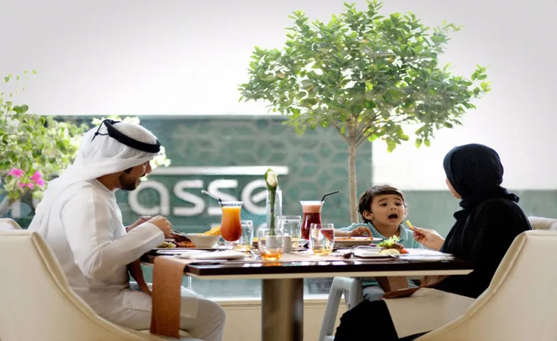 أبرز المشاكل الصحية الشائعة في أول أيام العيد.. هكذا تتجنبها