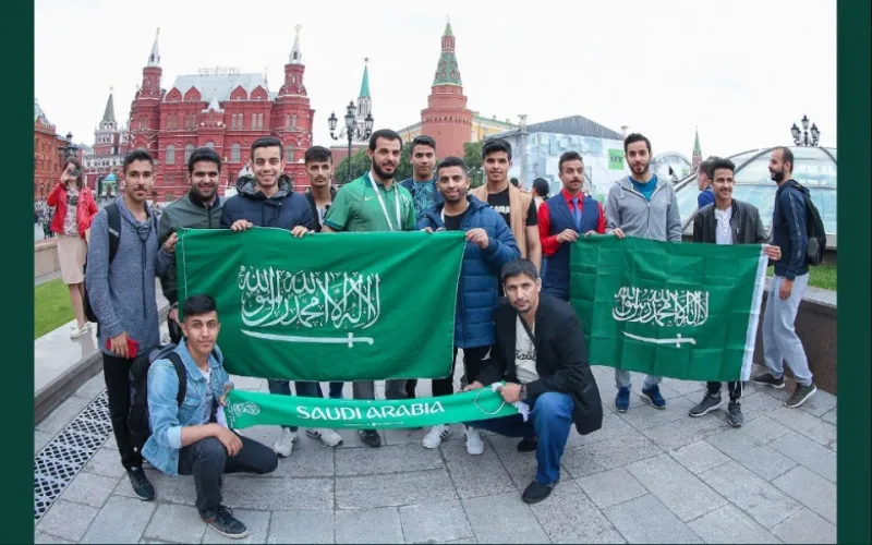 شاهد| كيف تدعم الجماهير السعوديه منتخبها من موسكو قبل انطلاق مونديال 2018 ؟
