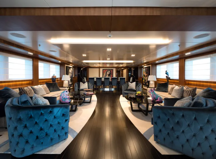 «Rarity» الكلاسيكية والفخامة في يخت واحد (صور)