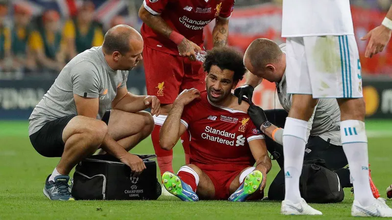 لقطات تكشف كذبة تعافى محمد صلاح (فيديو)