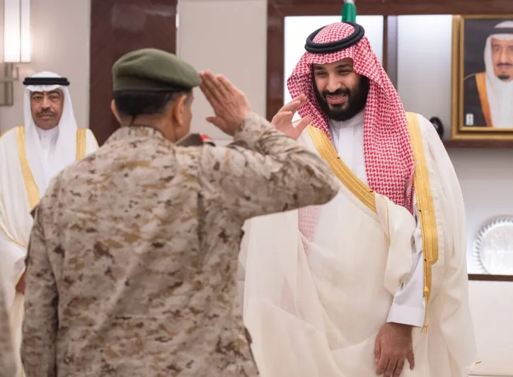 ولي العهد يستقبل مسؤولي وزارة الدفاع وينقل لهم تهاني خادم الحرمين بعيد الفطر 