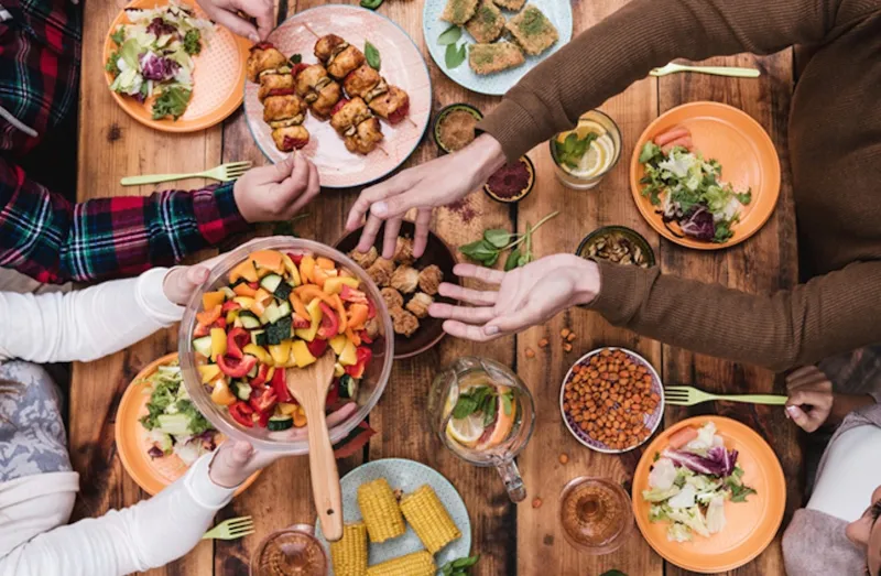 لكي تدوم فرحة العيد بلا معاناة صحية.. إليك هذه النصائح