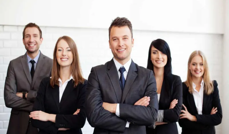 كيف تكون القيادة الأوتوقراطية مفيدة في إنجاز المهام والأعمال بسرعة وكفاءة؟