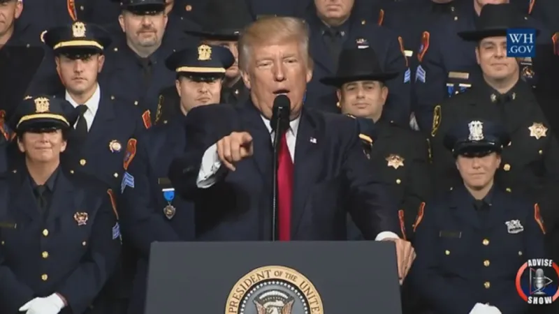 ترامب يأمر الشرطة الأمريكية باحتلال الفضاء ! (صور)