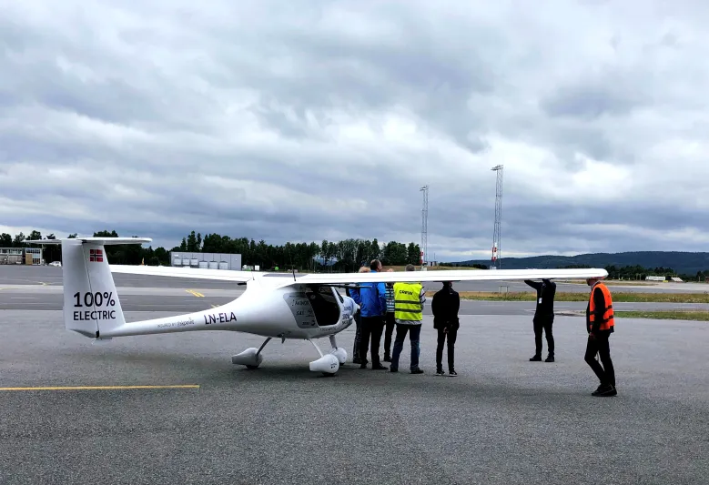 شاهد/ النرويج تختبر أول طائرة كهربائية في العالم