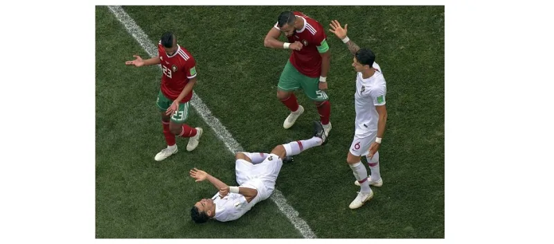 كيف علق مشجعوا كأس العالم على سقوط بيبي خلال مبارة البرتغال والمغرب