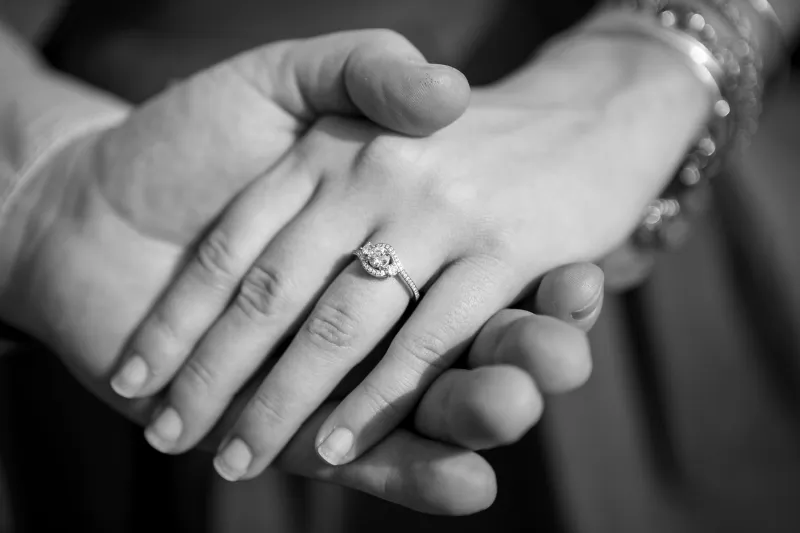 طلب يدها في مدرجات المونديال وكان ردت الفعل اغرب مما تتوقع (فيديو)