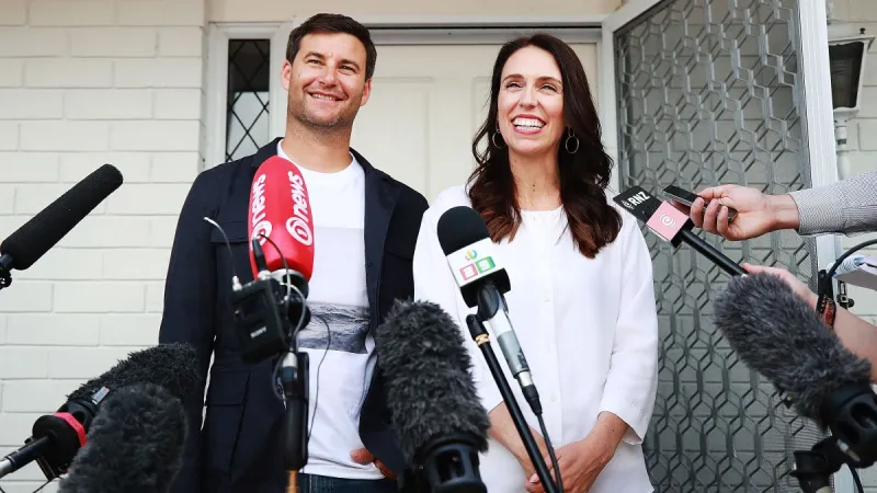 رئيسة وزراء نيوزيلندا تنجب مولودتها الأولى! (صور)