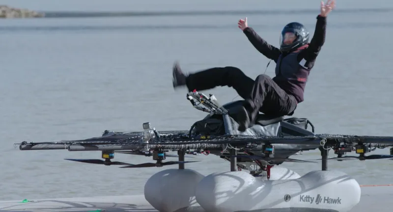 شاهد| "Kitty Hawk Flyer" سيارة طائرة خفيفة الوزن ومقاومة للماء