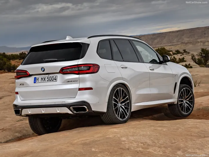 BMW تطلق الجيل الرابع من فئة السيارات الرياضية X5 لعام 2019