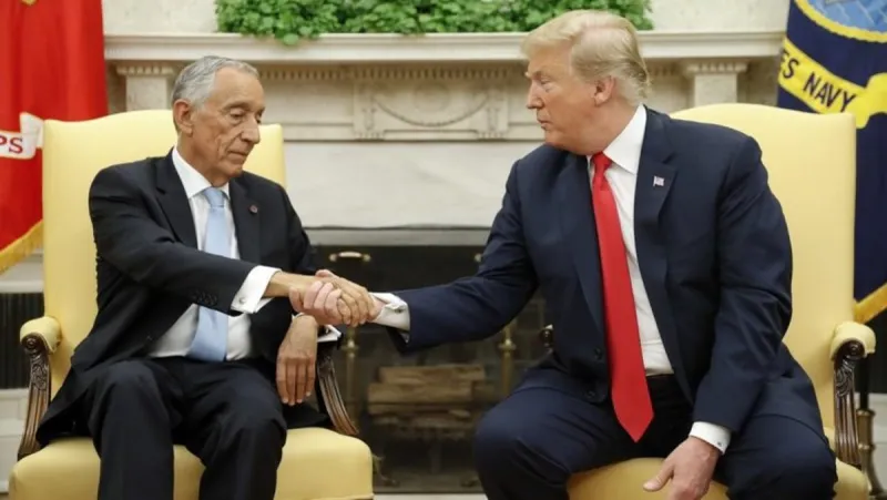 ترامب ينهار.. والسبب قبضة يد الرئيس البرتغالي (فيديو)