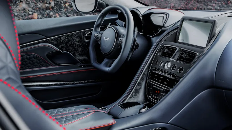 شاهد/ DBS Superleggera  أفخم وأقوى سيارات أستون مارتن