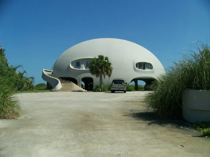 صدق أو لا تصدق.. عين العاصفة منزل قبة مقاوم للأعاصير يباع بـ 5 ملايين دولار