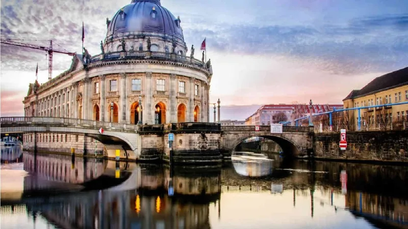 تعرف على الوجهات الأكثر جذباً للعمالة في العالم