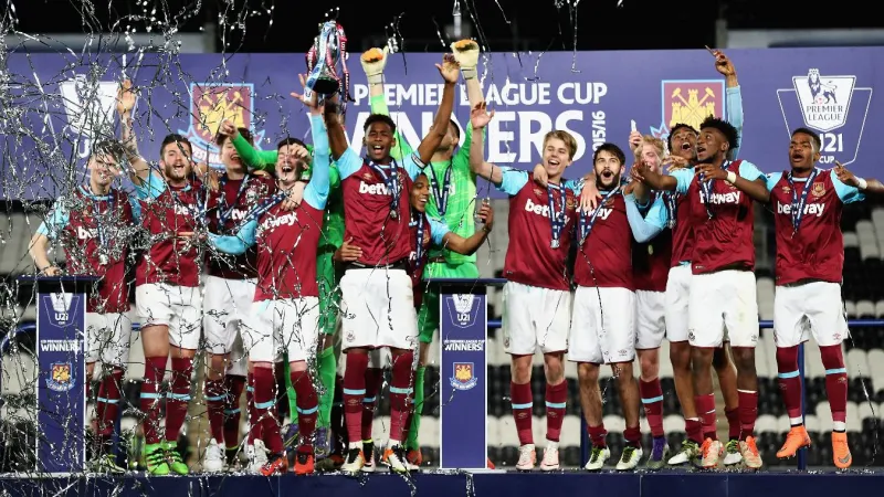 خطوة ذكية أم مجازفة غير محسوبة.. بث مباريات «بريميرليج» على الفيسبوك 