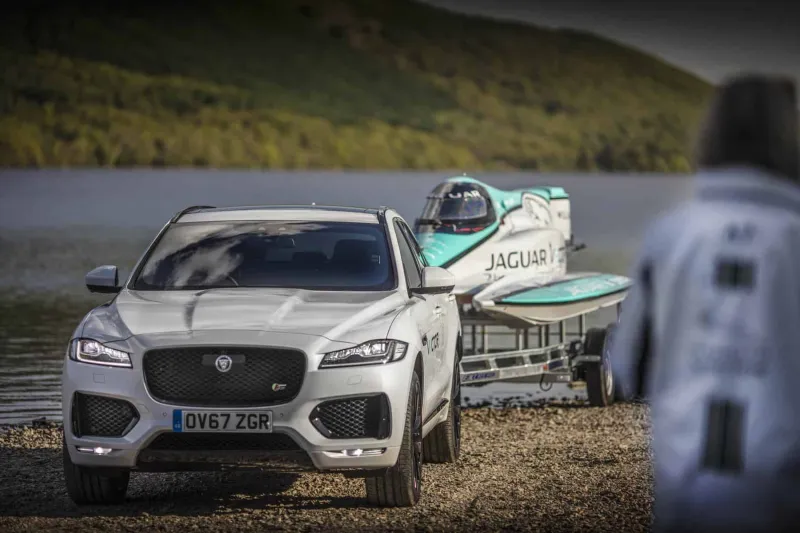 شاهد| كيف حطم Jaguar V20E الرقم القياسي كأسرع قارب كهربائي في العالم