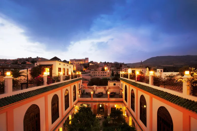 وجهات مثالية لكل ثنائي يعاني من مشاكل في علاقته 