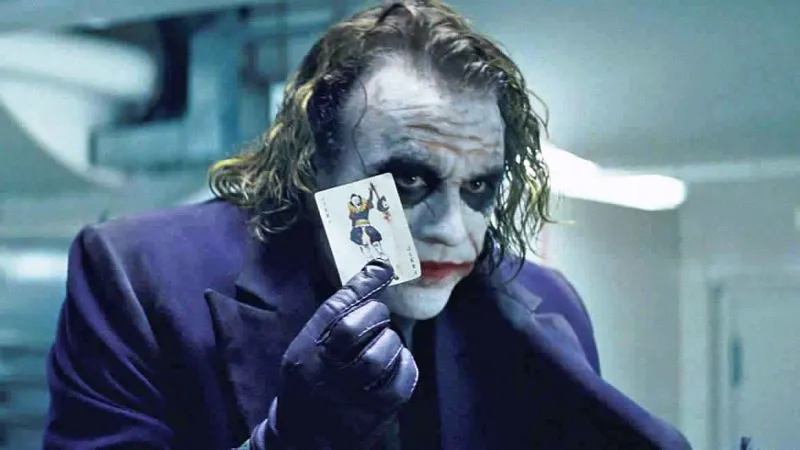 ما السر وراء تفوق«هيث ليدجر» في شخصية الجوكر ؟ (فيديو)