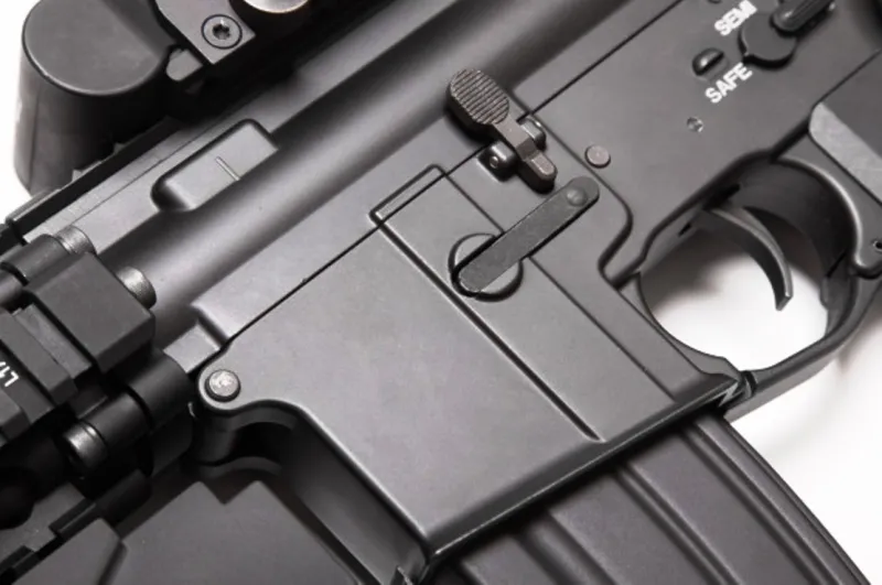 يحرق أهدافًا على بُعد 800 متر.. تعرّف على الكلاشينكوف الصيني (فيديو)