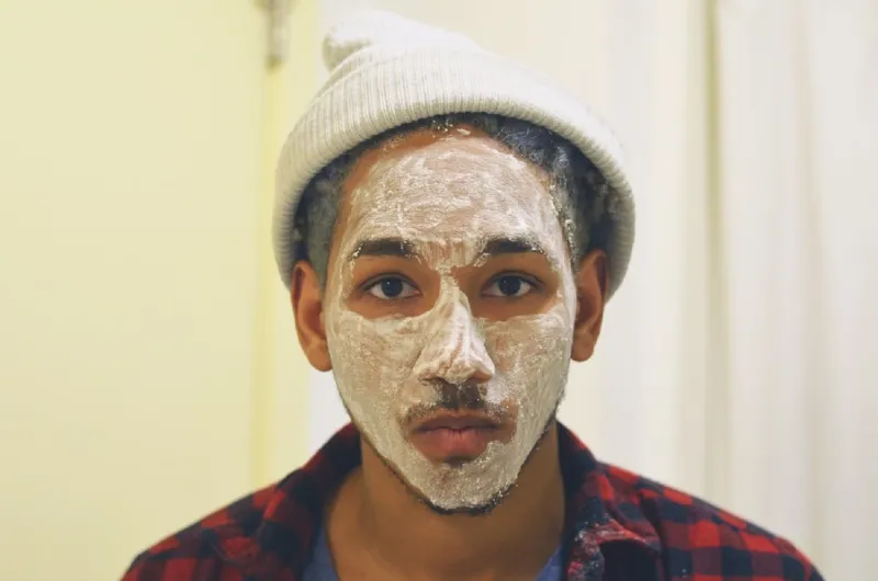 إتفوجراف.. وصفات طبيعية لصنع أفضل أقنعة الوجه لبشرة الرجال 