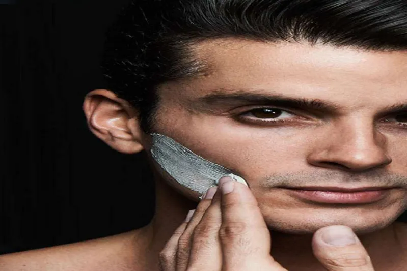 إتفوجراف.. وصفات طبيعية لصنع أفضل أقنعة الوجه لبشرة الرجال 