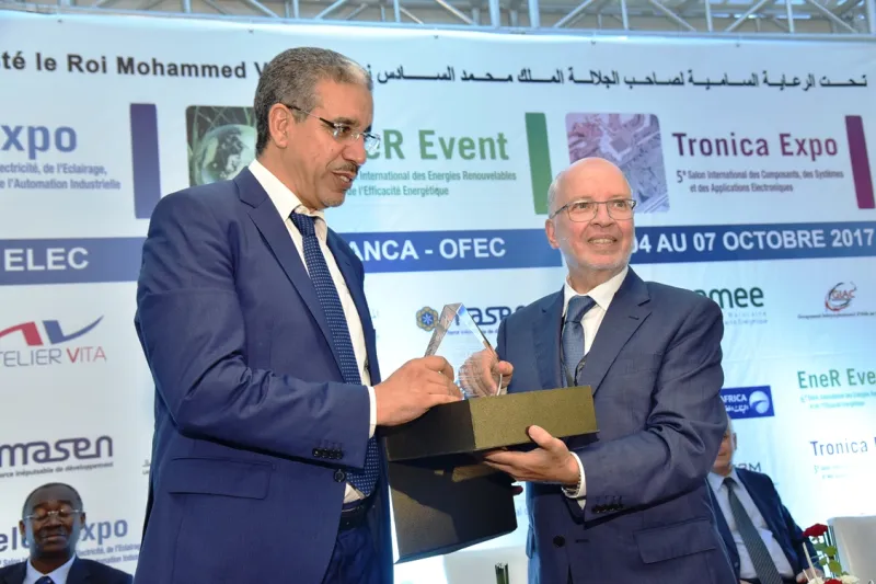 لماذا دُفن وزير الطاقة المغربي حياً في الصحراء؟ (فيديو)