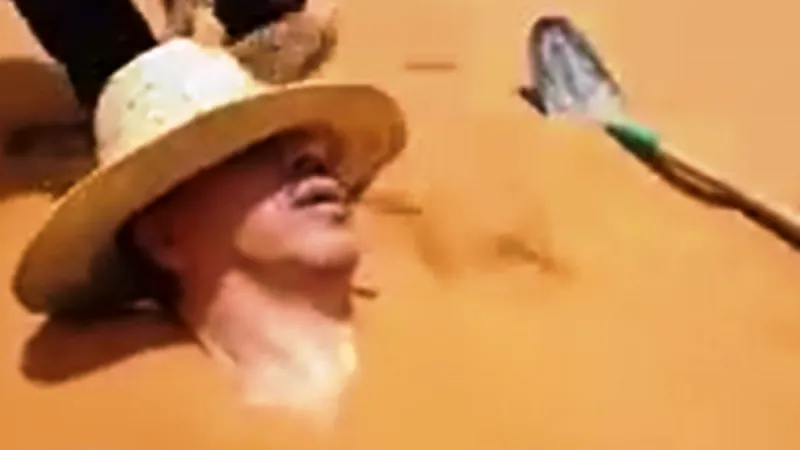 لماذا دُفن وزير الطاقة المغربي حياً في الصحراء؟ (فيديو)