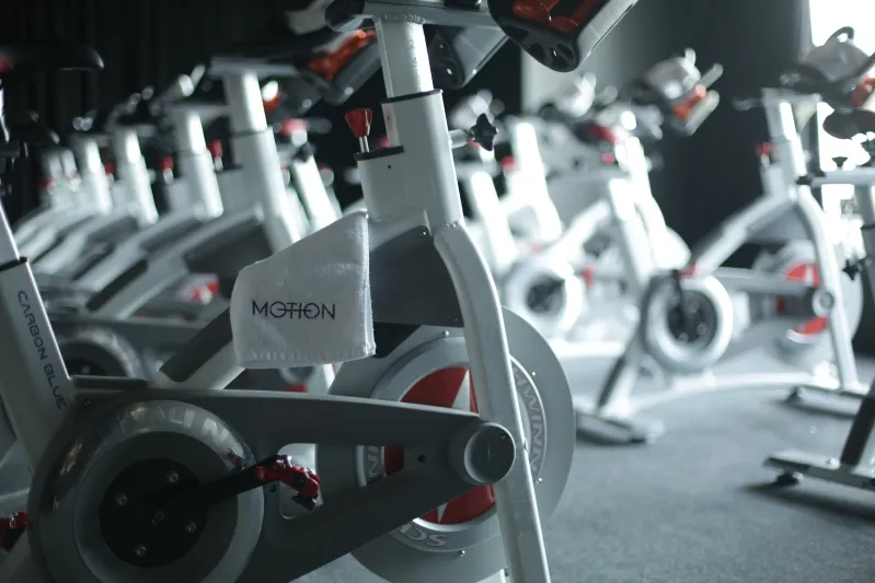 استديو موشن للدراجات يحتفي بسنويته الأولى في الإمارات