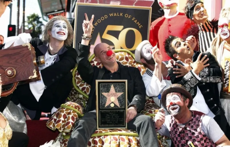 قصص ملهمة وتجارب حياتية رائدة.. مشاهير حولوا الفقر إلى ثراء فاحش