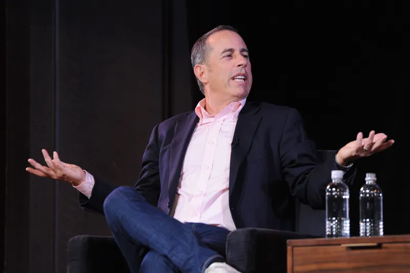 تعلم فنون أدب الحوار بإتباع أساليب الكوميديان جيري سينفيلد الخمسة