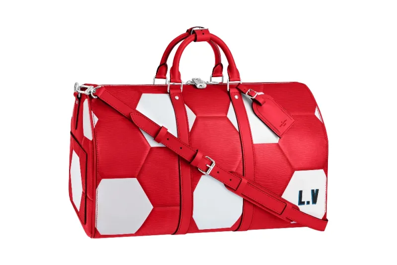 تعرف على تشكيلة حقائب Louis Vuitton التي يحملها المنتخب الفرنسي