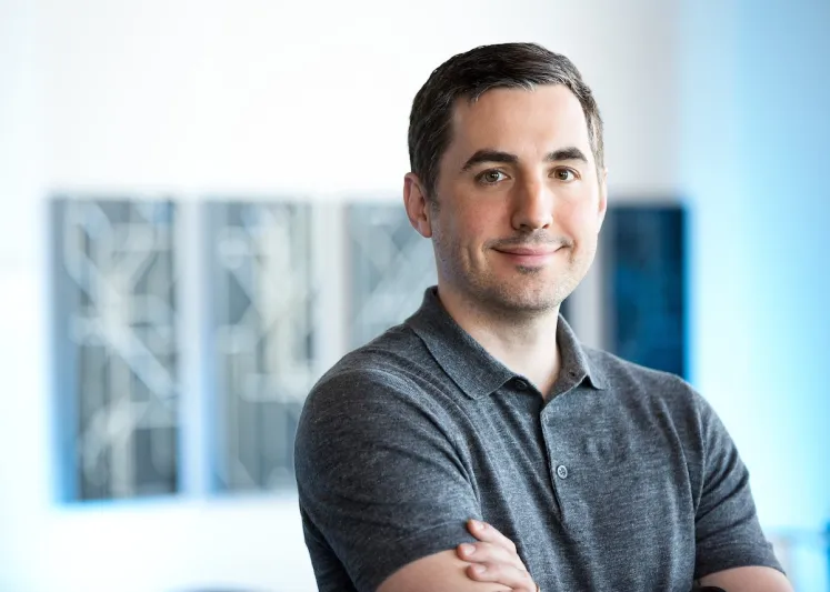 كيفن روز.. كيف بدأ طريقه في عالم الأعمال والتكنولوجيا؟