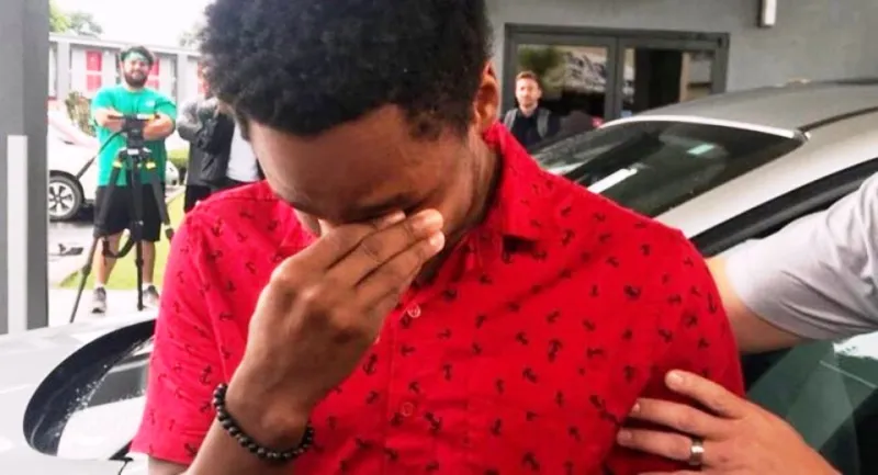 أمريكي يسير 23 كم حتى لا يتأخر عن العمل ومكافئة خيالية من مديره