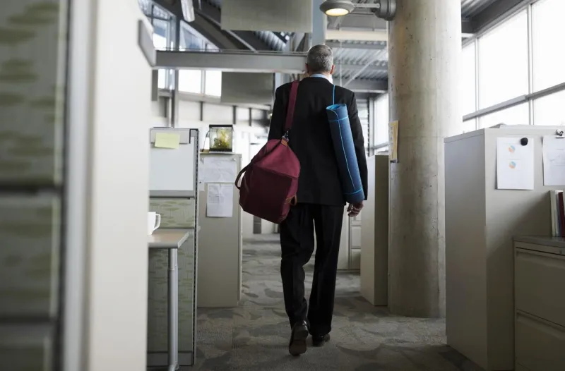 أمريكي يسير 23 كم حتى لا يتأخر عن العمل ومكافئة خيالية من مديره