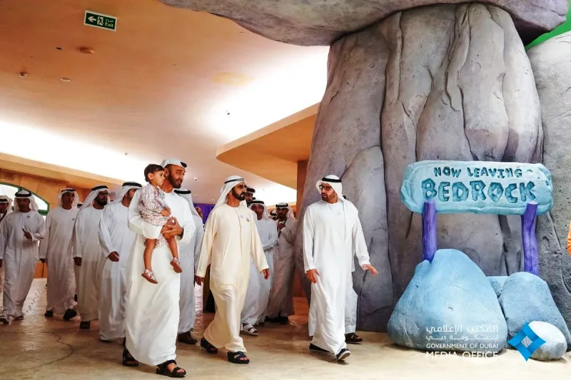 بالصور والفيديو.. لحظات افتتاح محمد بن زايد ومحمد بن راشد «عالم وارنر براذرز»