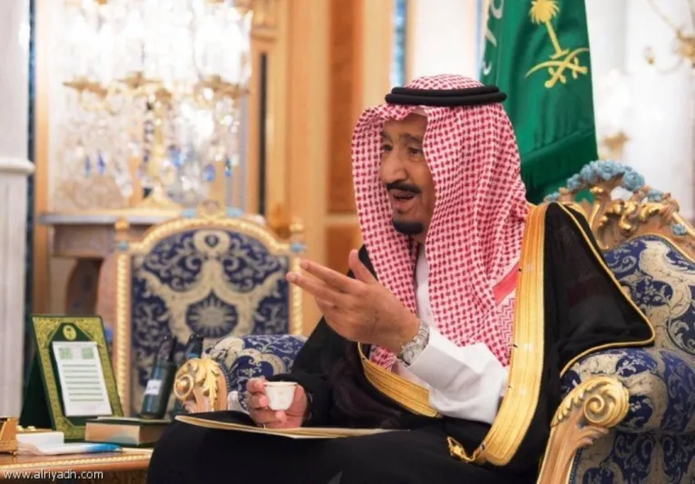 الملك سلمان يمنح وساماً من الدرجة الأولى للطالبين الغارقين في أمريكا (صور)