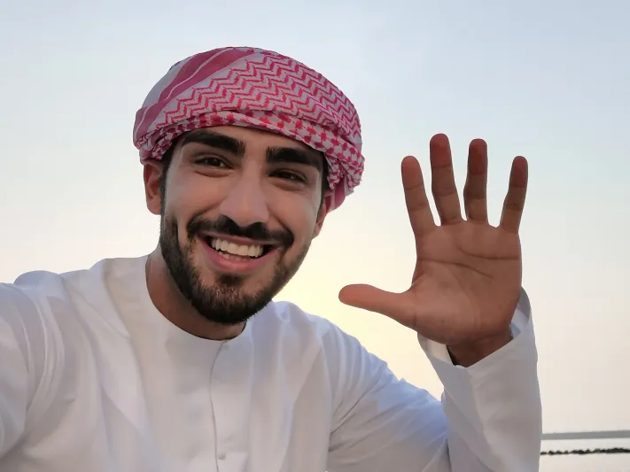 الذكاء الاصطناعي يصنع جيلًا جديدًا من صور السيلفي الخارقة