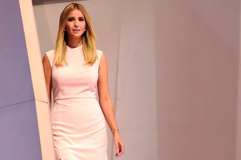 خطوة مفاجئة وتبرير غريب.. ابنة ترامب تغلق علامتها التجارية الخاصة (فيديو)