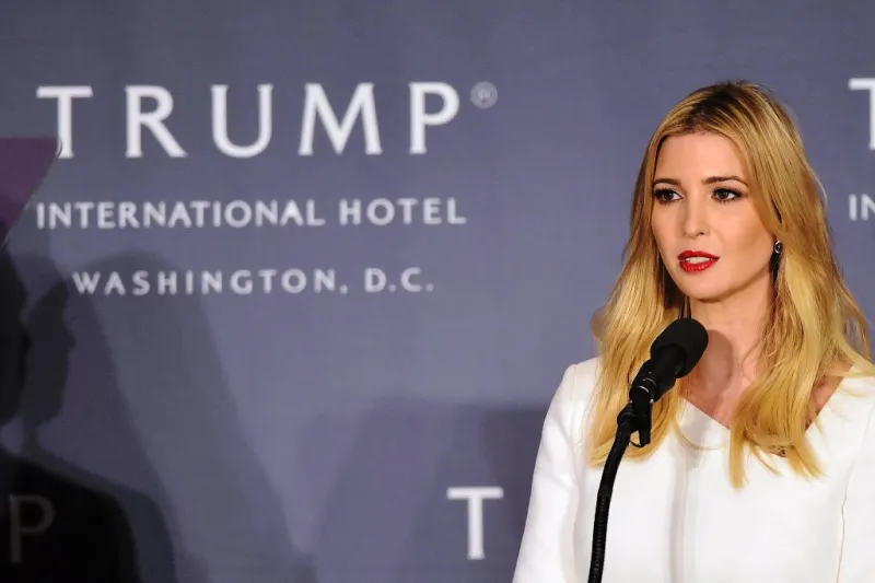 خطوة مفاجئة وتبرير غريب.. ابنة ترامب تغلق علامتها التجارية الخاصة (فيديو)