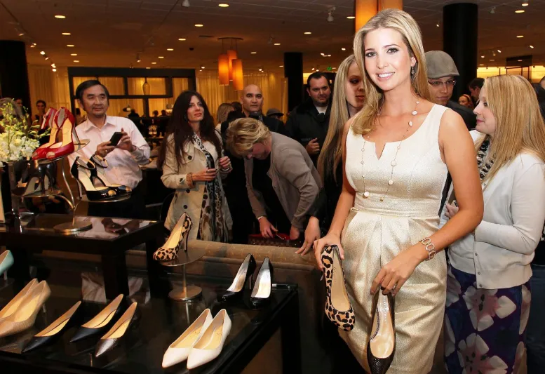 خطوة مفاجئة وتبرير غريب.. ابنة ترامب تغلق علامتها التجارية الخاصة (فيديو)