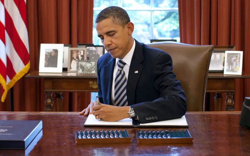 تعرف على المميزات والمخاطر المحيطة بالشخص الأعسر