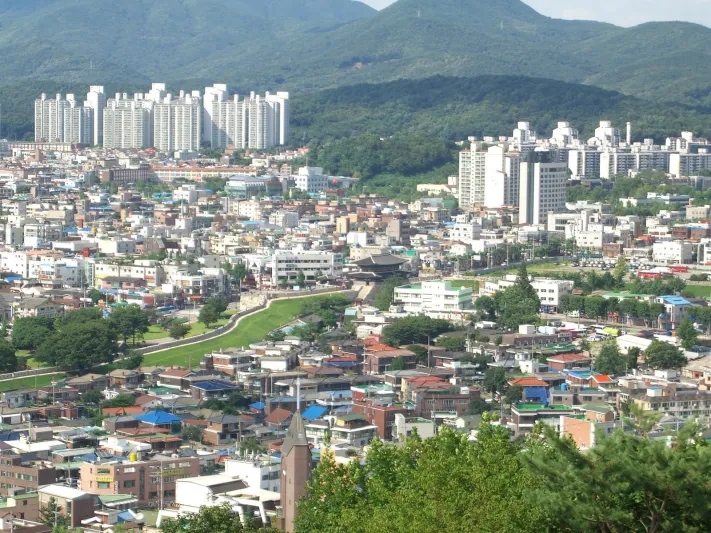 إندونيسيا.. الأرخبيل المهيب الغني بالطبيعة الخلابة