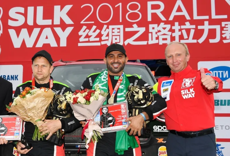 الراجحي أول عربي يحقق المركز الأول بأطول رالي في العالم (فيديو)