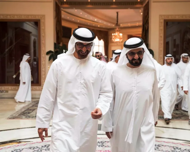 حاكم دبي ينشر صورة للشيخ محمد بن زايد حين كان طالباً (صور)