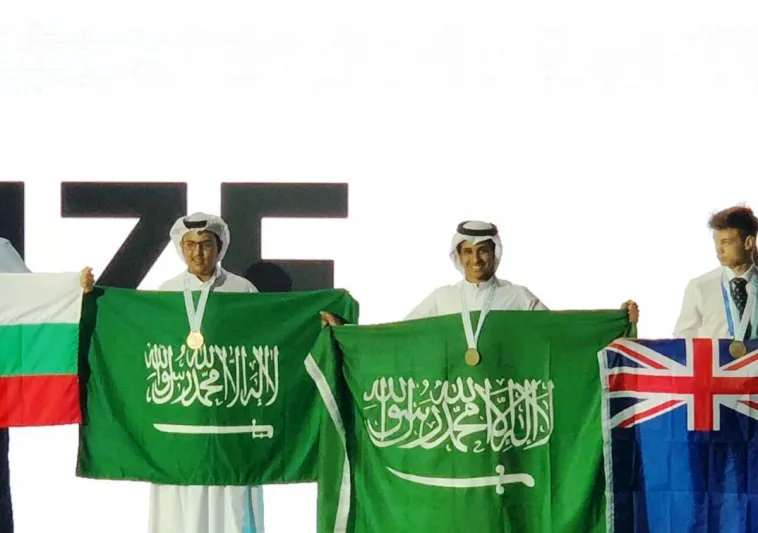 موهوبو المملكة يخطفون أنظار العالم في الأولمبياد الدولي للفيزياء (صور)