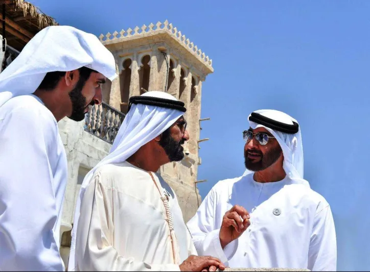 حاكم دبي ينشر صورة للشيخ محمد بن زايد حين كان طالباً (صور)