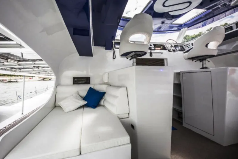 إمكانيات خيالية لأول قارب هيدروجيني في العالم (فيديو)