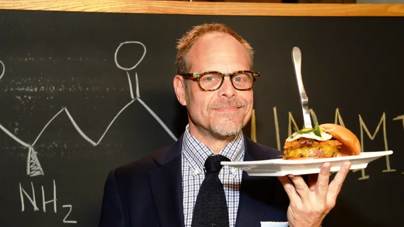 درس لا يُنسى عن المال تعلمه الطاهي الشهير ألتون براون في عمر الخامسة 